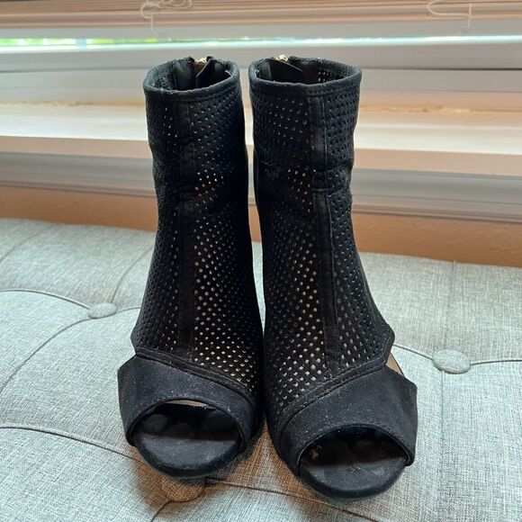 Qupid Women’s Black Open Toe Booties Size 6 - Picture 2 of 7